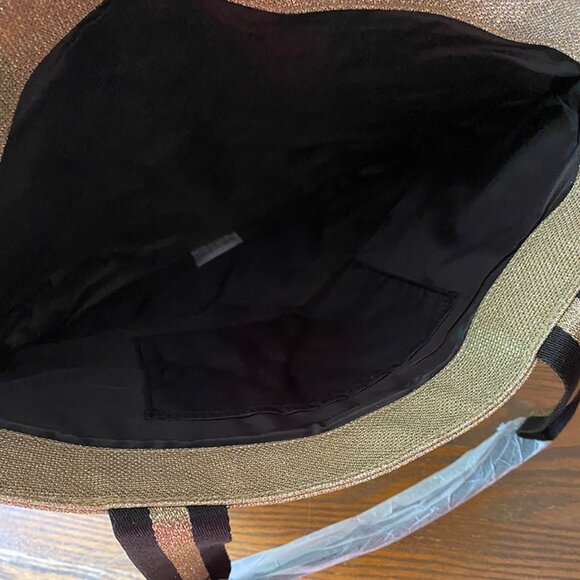 Victoria’s Secret 2017 Fashion Show  Limited Edition Silver Glitter Tote Bag NWT - Picture 3 of 4